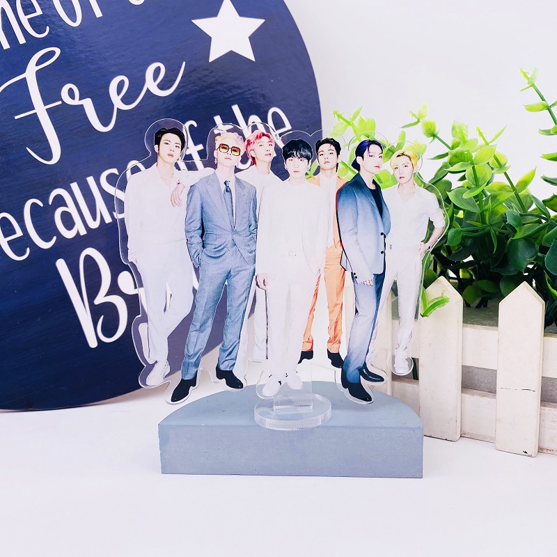 Butterup / D CharactersBulletproof Youth League Butter New album Set up a brand regression In the Mood for Love two-sided bus stop plate desktop periphery Same