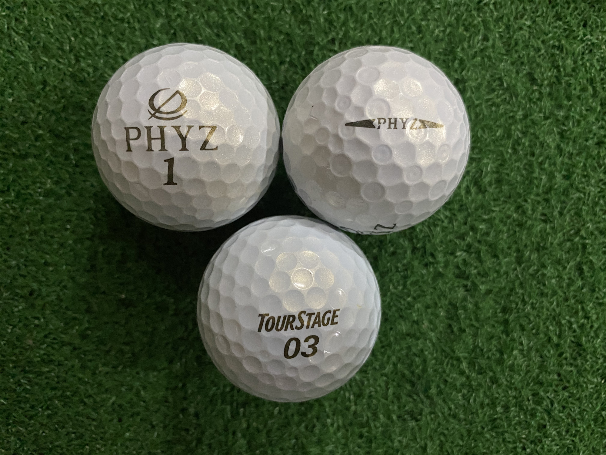 мячик для гольфа найк. мяч для гольфа в воде. мяч в руках. мяч найк 2023/24. умный мячик игра.