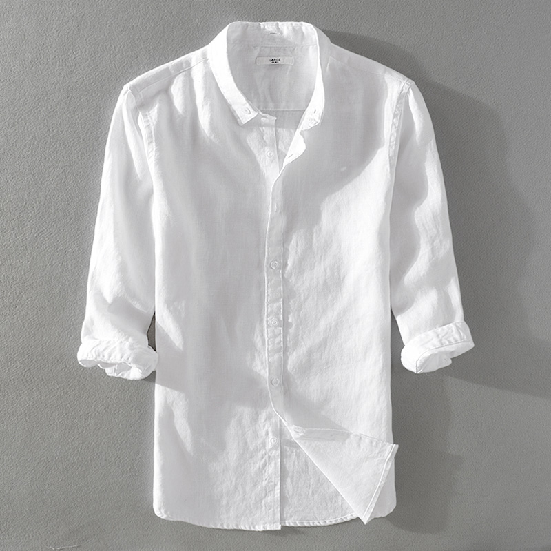Белая рубашка из льна
