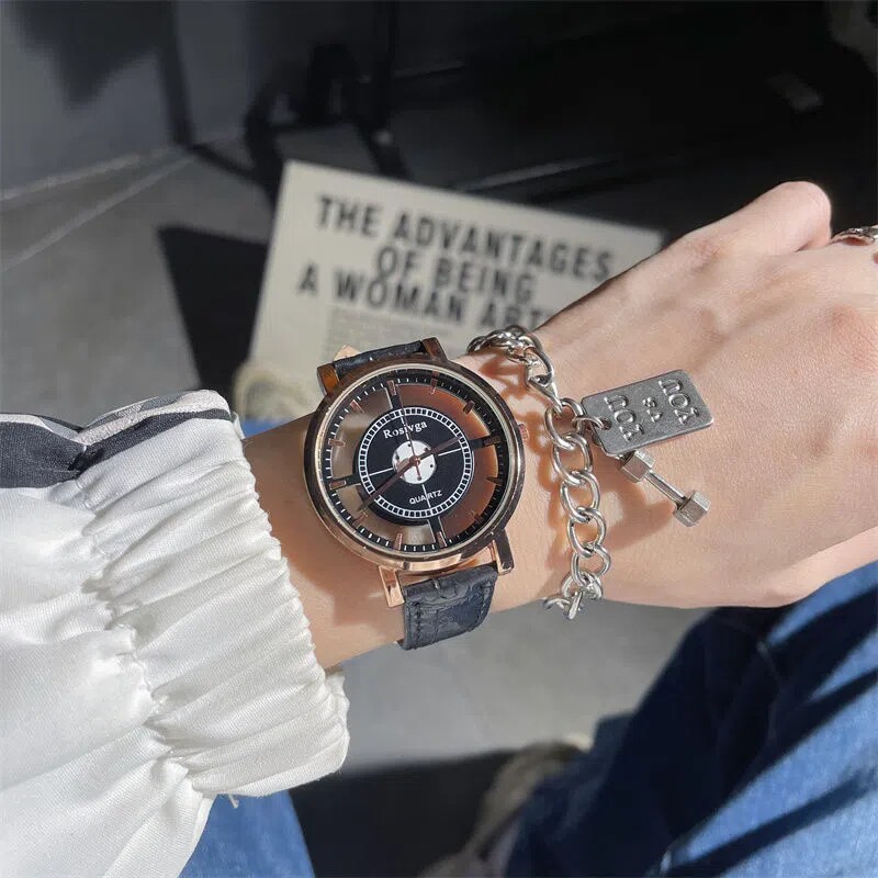 Studenti delle scuole medie e alla moda, belli e alla moda, orologio avanzato da uomo_voghion.com