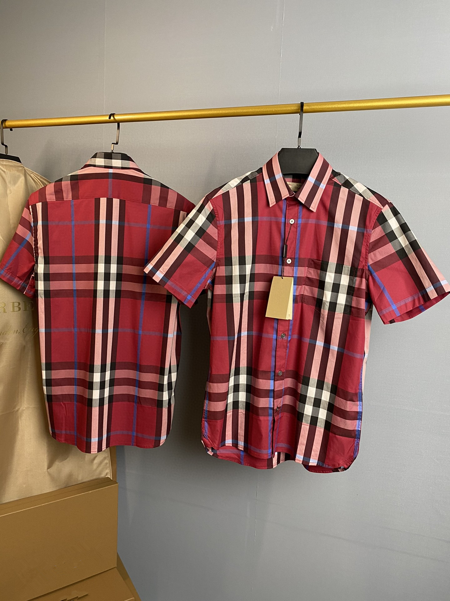 Zhongge Rednew pattern Europe and America lattice shirt men's wear home Short sleeve lovers classic letter rainbow Britain Check pattern Big size shirt b