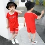Trẻ em mùa hè bé trai hai mảnh màu xanh lá cây Mùa hè tay ngắn màu đỏ phù hợp với quần áo trẻ em nhỏ quần áo trắng mùa hè - Phù hợp với trẻ em quần áo trẻ em nam