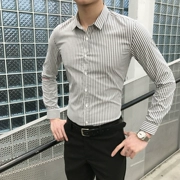 Mùa xuân hè mới áo sơ mi nam dài tay trẻ trung Phiên bản Hàn Quốc của áo sơ mi nam sọc kinh doanh - Áo