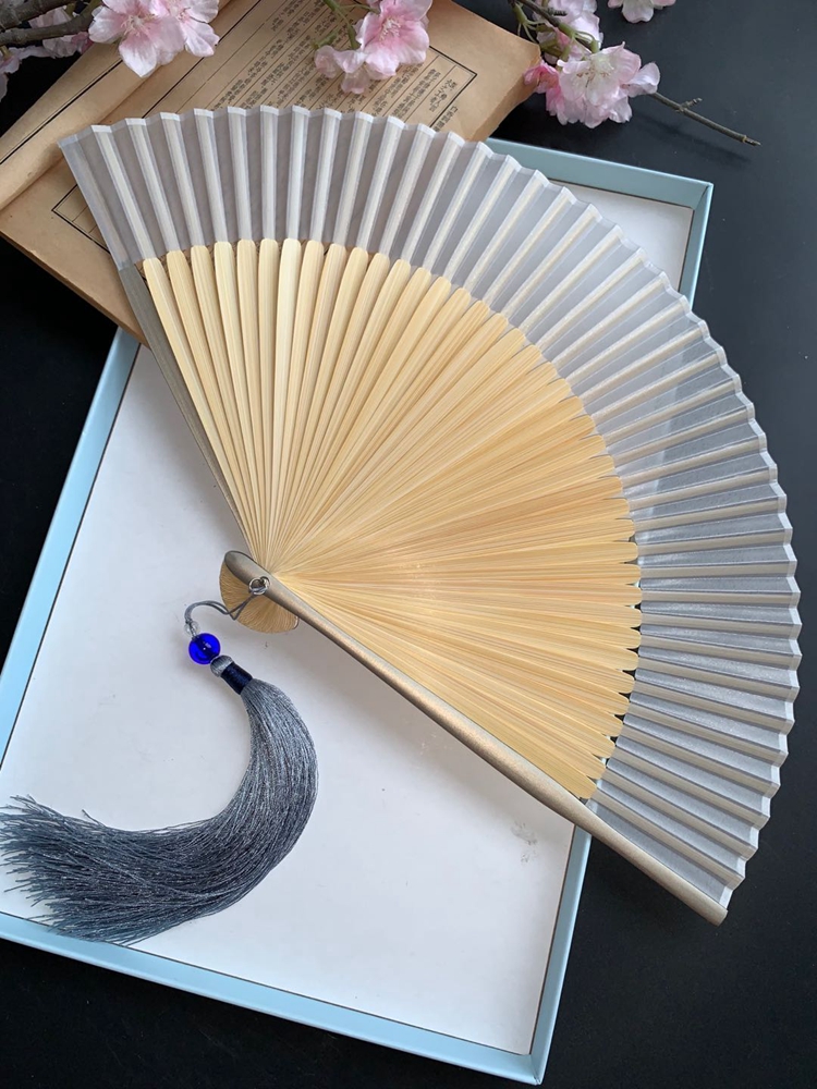 Having An Antique Flavourdragonfly Solid color real silk Fan Chinese style grey bamboo fan a gentle wind summer daily expenses Japanese  Folding fan fold Fan female