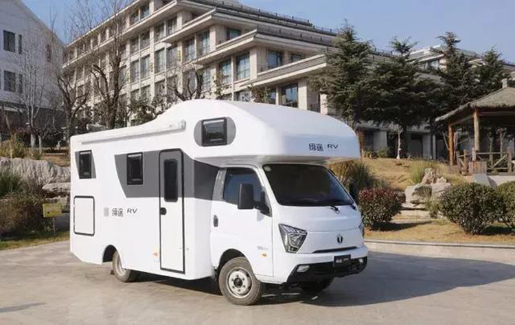 自行式房车厨卫俱全20万不到带两卧