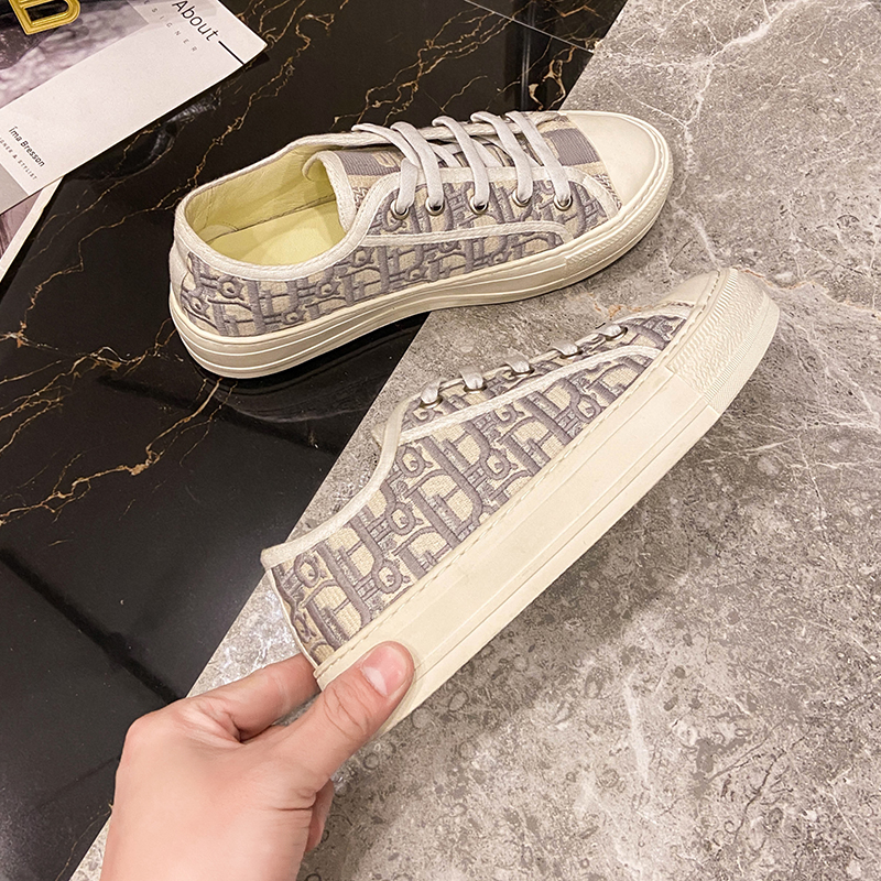 Grey2021 Spring and summer new pattern D home Embroidery letter canvas leisure time Frenulum Single shoes female Little white shoes genuine leather Bantuo skate shoes