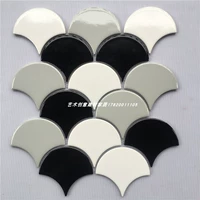 Черно -белый серый