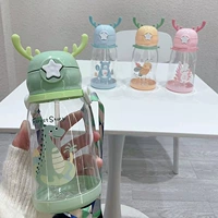Мультяшный пластиковый детский вместительный и большой стакан для детского сада со стаканом, популярно в интернете, сделано на заказ