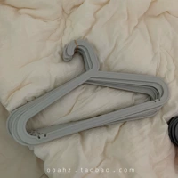 Мелкий серый