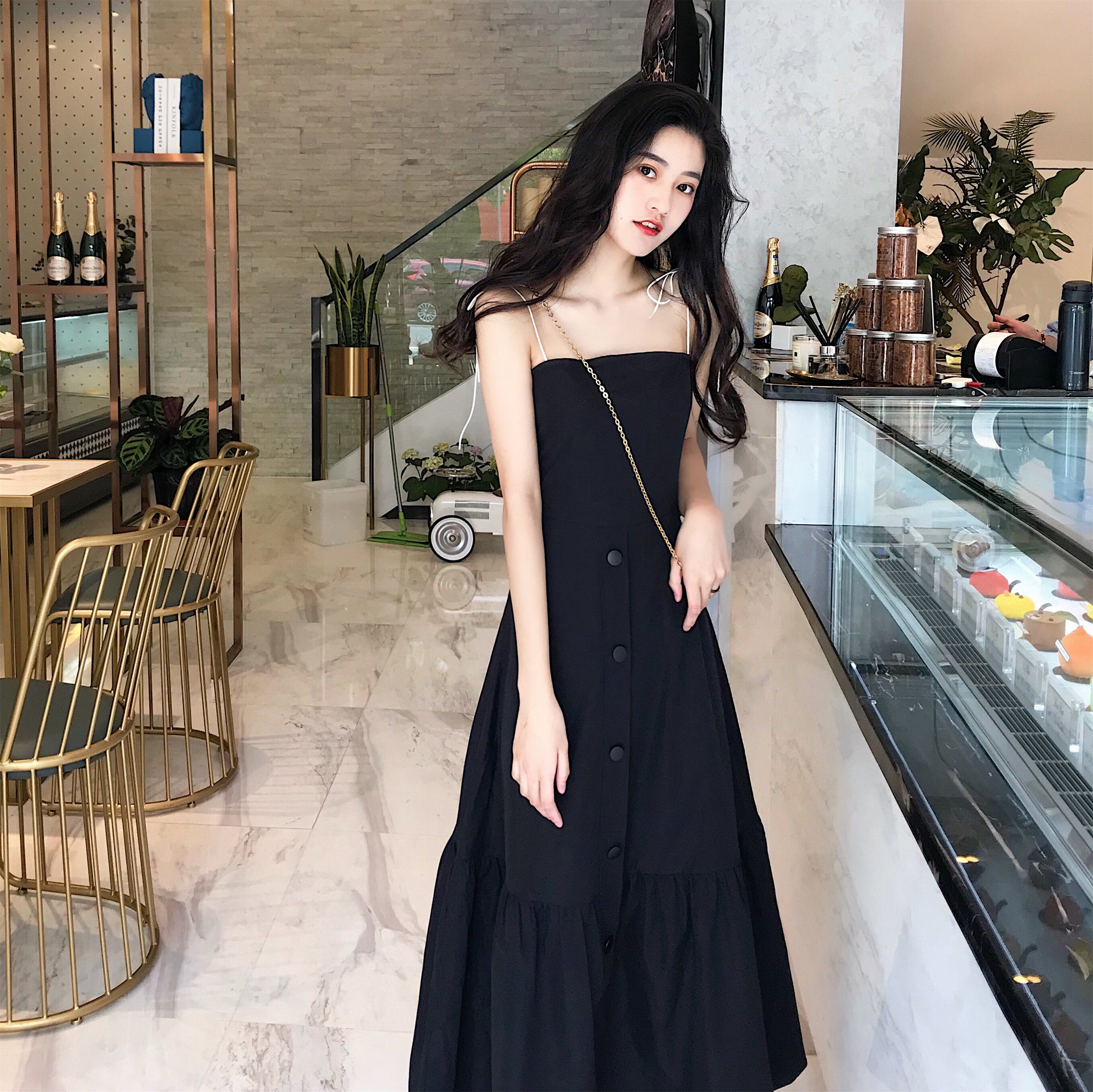 2018新款夏吊带连衣裙女裹胸裙复古气质长裙单排扣chic冷淡风超仙