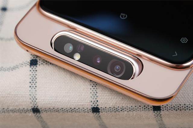 翻转摄像头,三星a80手机让人眼前一亮