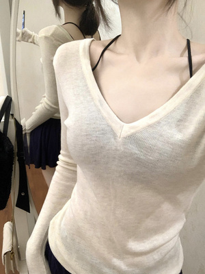 taobao agent Autumn T-shirt, long-sleeve, fitted bra top, V-neckline