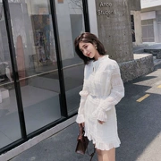 ◆ Yang Momo ◆ đầm ren Hàn Quốc phiên bản của thắt lưng là mỏng một từ váy ngắn tay áo trumpet trắng ren công chúa váy