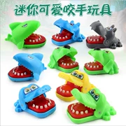 MUMU sản phẩm tốt Nhật Bản dễ thương phim hoạt hình sáng tạo toàn bộ cá sấu cá mập cắn ngón tay đồ chơi mặt dây chuyền hoạt hình xung quanh