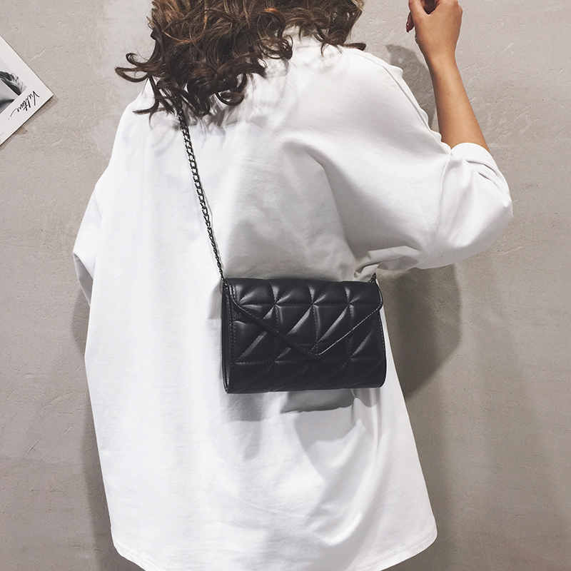 Triangle Cover Largesummer like a breath of fresh air chain Small bag 2021 new pattern tide One shoulder Mini Small square bag Versatile fashion Foreign style Messenger