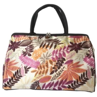 Красный кленовый лист