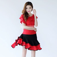 Красная черная футболка, юбка, короткий рукав