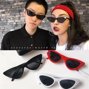Châu âu và Hoa Kỳ chụp đường phố con dấu buồm retro tam giác cat eyes sunglasses sunglasses ins net màu đỏ với kính kính nam giới và phụ nữ triều