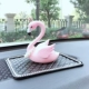 Sáng tạo dễ thương flamingo xe trang trí xe cung cấp lông lông trung tâm điều khiển lady cá nhân trang trí bong bóng - Trang trí nội thất