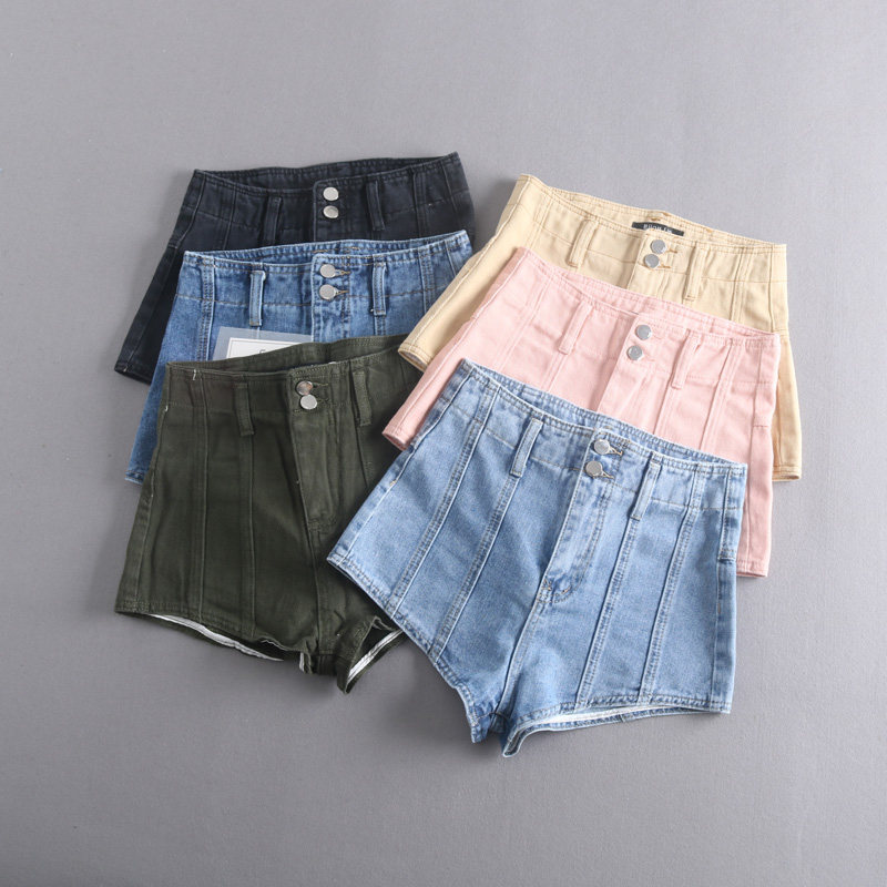 Summer women's retro high-waisted loose and slimming denim shorts and hot pants that are the same style as those worn by Instagram bloggers in Europe and America