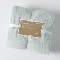 Зеленое банное полотенце