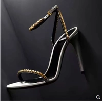 Châu Âu và Hoa Kỳ mùa hè 2018 mới của phụ nữ sandal cao gót nữ đẹp với khóa từ với giày cổ tích thời trang hoang dã gợi cảm dép xỏ ngón nữ