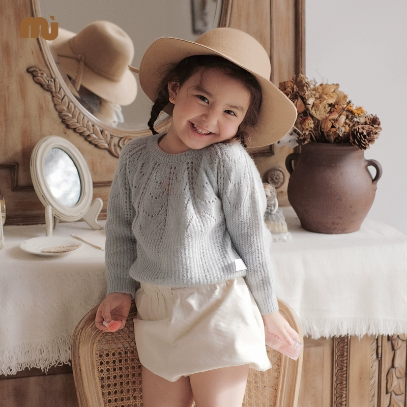 NU Children Mặc 20 Mùa xuân Cô gái mới Em bé Áo len retro Tây Cô gái Quần eo cao bí ngô Quần short - Phù hợp với trẻ em