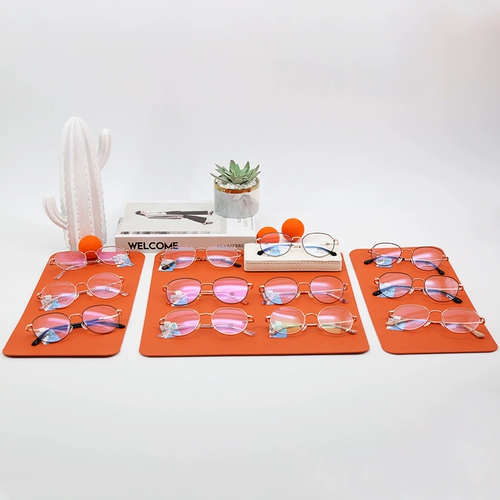 Солнцезащитные очки, стенд