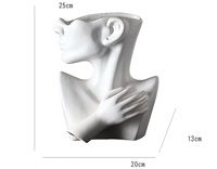 Юбка в складку, человеческая голова, белый цветочный горшок