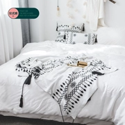 Ins Bắc Âu đơn giản đan chăn bông đen và trắng hai mặt jacquard giải trí chăn tua sofa giường chăn - Ném / Chăn