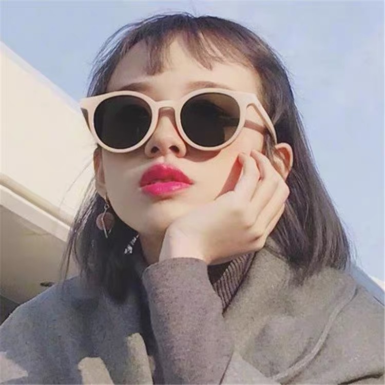 BeigeGM Korean version tide 2020 Round frame ma'am Sunglasses ins Milk tea color Internet celebrity Sunglasses Small frame Tiktok new pattern glasses