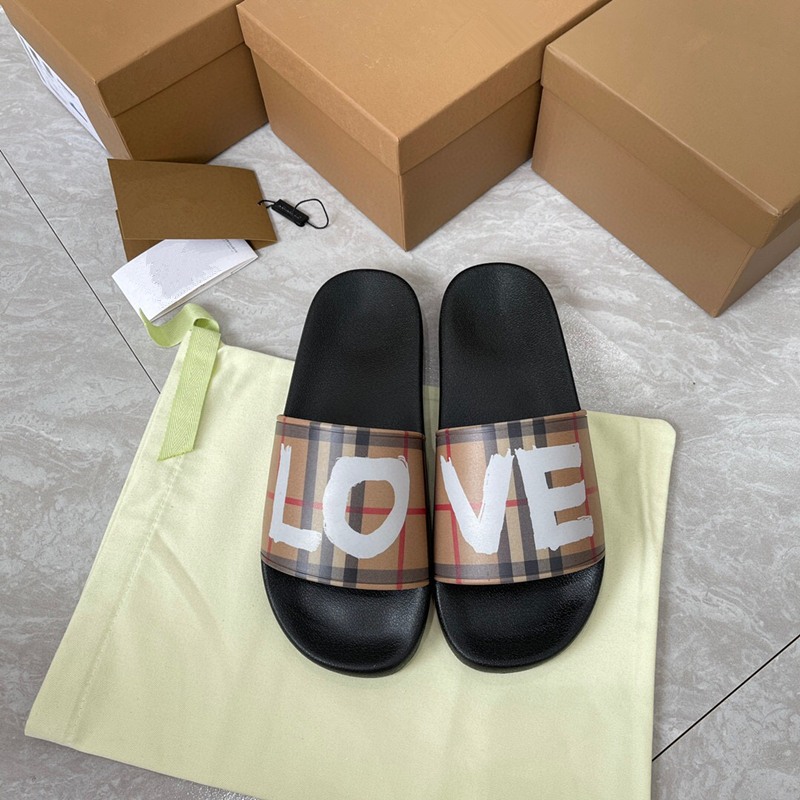 Black LettersEuropean station Home B letter LOVE Men's and women's money slipper 2021 summer Retro Check pattern leisure time Flip flop Sandals female