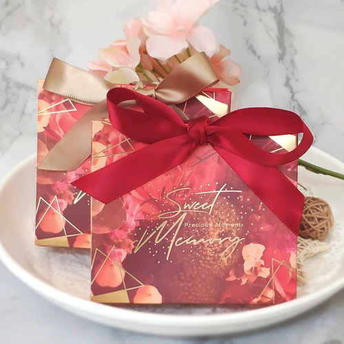 2020 Творческая свадебная свадебная конфеты Douyin Свадебная сахарная бумага фестиваль фестиваль подарок маленькая коробка для сахарной коробки Carton Hot Gold