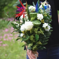 Ярко-желтый