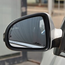 автомобильное зеркало