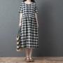 Kích thước lớn của phụ nữ mùa hè mới văn học Hàn Quốc lỏng lẻo váy dài giản dị kẻ sọc phương Tây ngắn tay và váy lanh - Váy dài đầm chữ a dáng dài