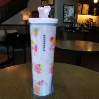 Динамичный пластиковый стакан