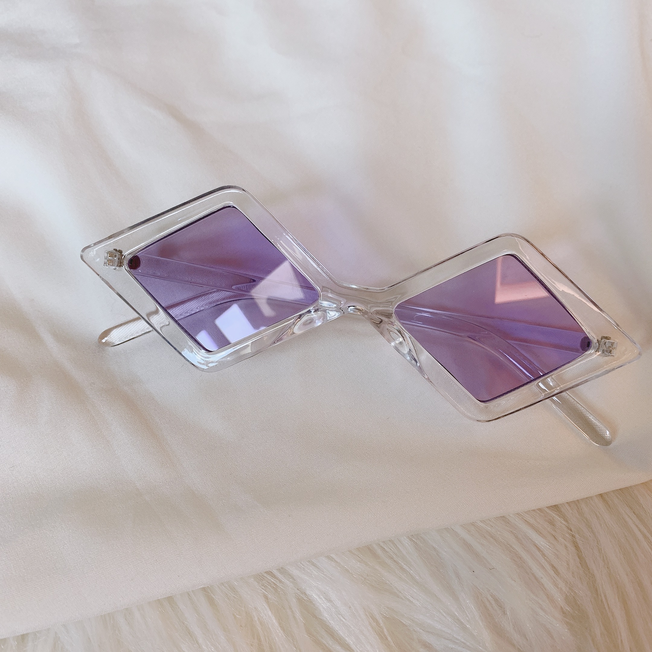 Diamond & Transparent Frame Purplevintage Sunglasses Port style Europe and America Retro photograph cat eye Sunglasses Purple series lovers pose female collocation