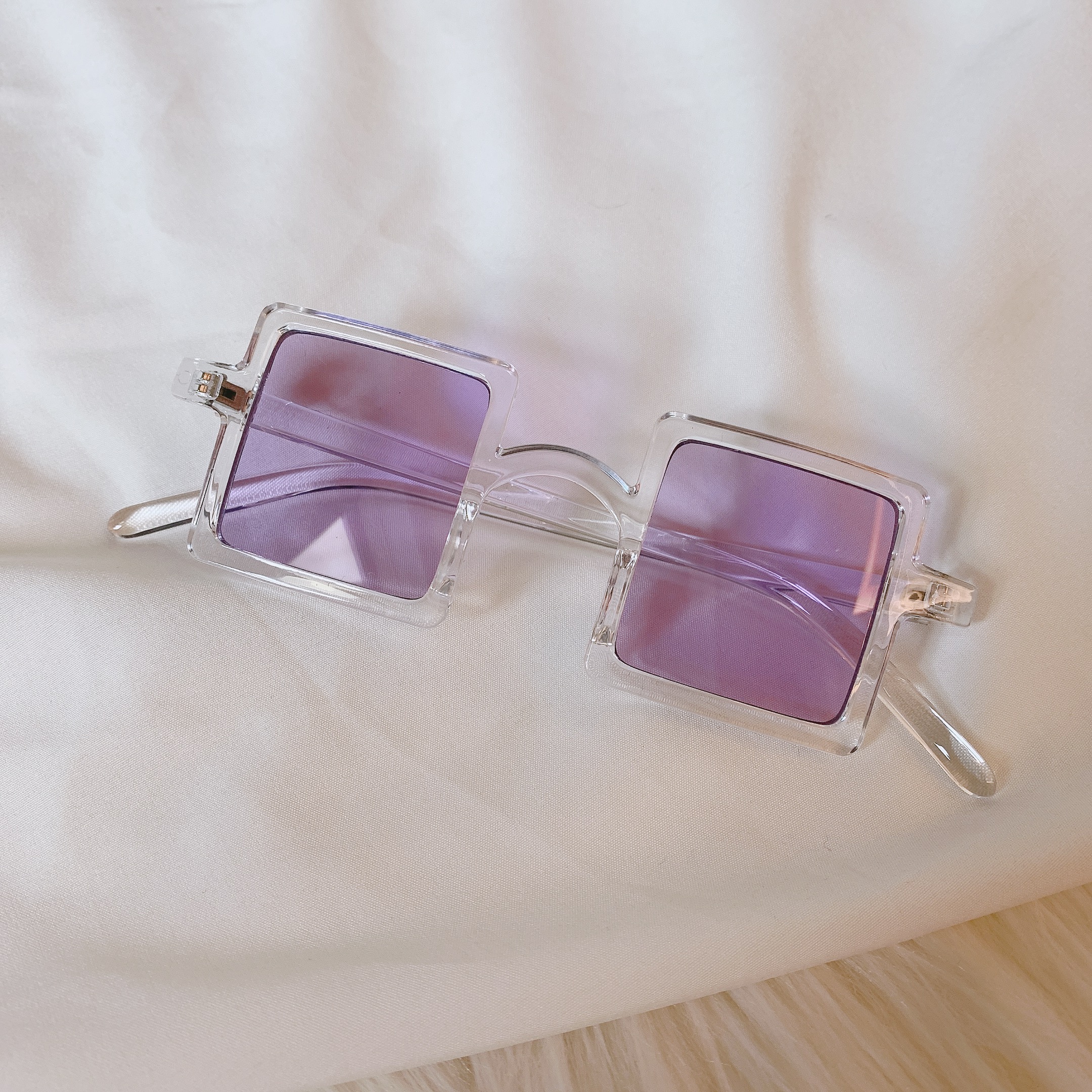 Square & Transparent Frame Purple Sheetvintage Sunglasses Port style Europe and America Retro photograph cat eye Sunglasses Purple series lovers pose female collocation