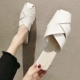 Dép Ulzzang nữ 2019 mùa hè đầu vuông đế bệt Baotou nửa dép Hàn Quốc phiên bản retro giày Muller hoang dã thủy triều - Dép