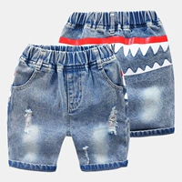 Quần short bé trai denim thủy triều đại dương 2019 quần áo trẻ em mùa hè mới mặc quần bé lỗ quần mặc quần trẻ em - Quần jean quần áo trẻ em cao cấp