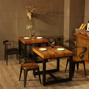 Quầy bar nhà hàng Mỹ bàn ăn gỗ rắn và ghế ngoài trời bàn ghế sắt rèn đồ nội thất quán trà bàn cà phê - Đồ gỗ ngoài trời