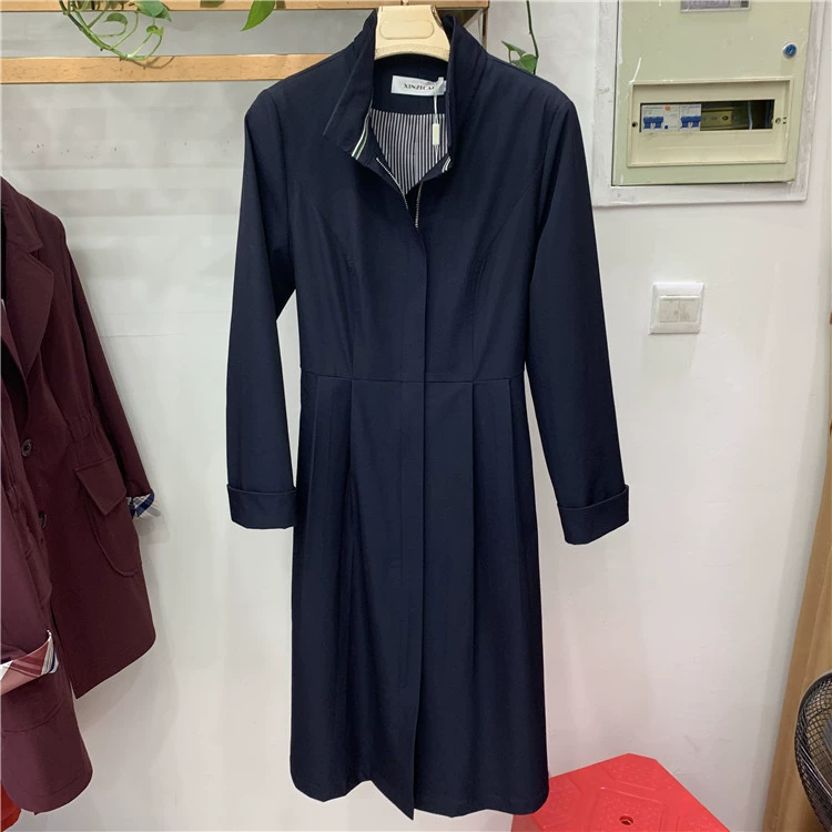 Xinzicai 08 truy cập đích thực mùa thu mới của phụ nữ thời trang thắt lưng giữa chiều dài chạm đáy áo khoác nữ giản dị - Trench Coat