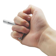 Vũ khí tự vệ chống sói thanh phòng thủ bút mát mẻ nắm tay nắm tay khóa hỗ trợ khác bảo vệ cuộc sống thiết bị tiết kiệm găng tay con ngón tay nút
