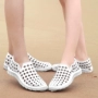 Đôi dép Baotou mùa hè Đôi giày thoáng khí Giày dép nam Giày đi biển Bọt mềm đế trắng Giày trắng y tá - Sandal sneaker nam