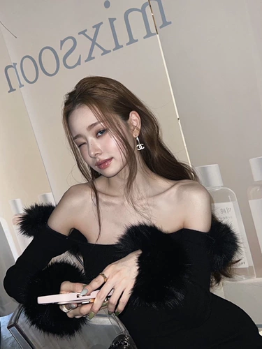 Лебедь, топ без лямок, платье, цветная сексуальная юбка, открытые плечи, в обтяжку, с акцентом на бедрах