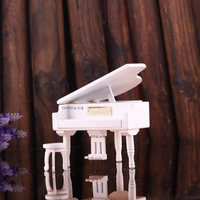 Музыкальная шкатулка, белое пианино