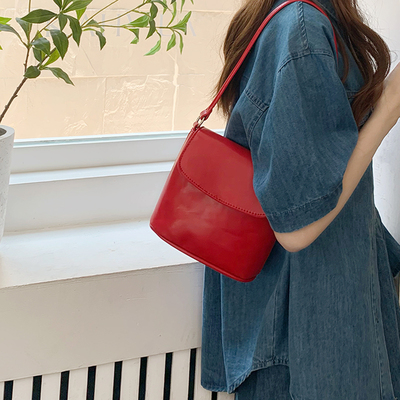 taobao agent Brand shoulder bag, universal small design red one-shoulder bag, bucket, 2023 collection, Korean style