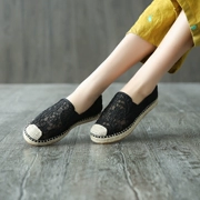 Tai nhỏ sản xuất retro rỗng ren da khâu lót văn học nữ lười biếng giày phụ nữ hoang dã giày thấp