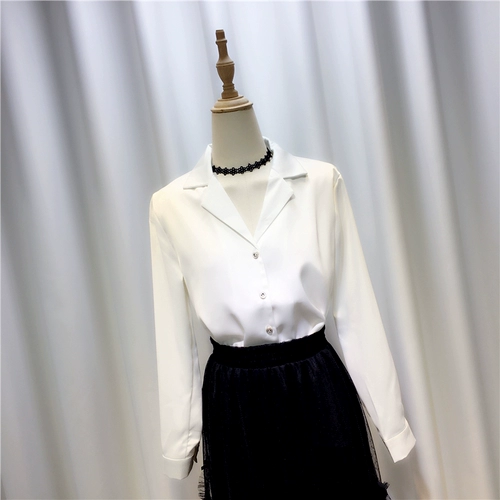 Белая рубашка, комбинезон, небольшой дизайнерский элитный бюстгальтер-топ, длинный рукав, тренд сезона